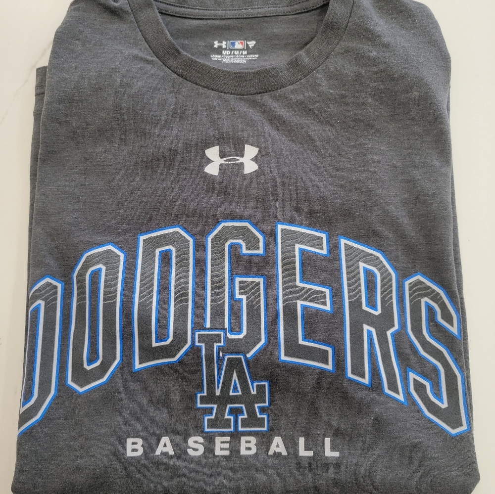Men's t shirt